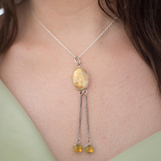 Amber embrace necklace