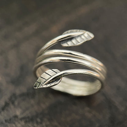 Silver leaf vine ring