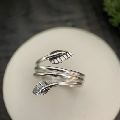 Silver leaf vine ring